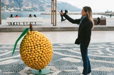 Sofia Ouazry lemon sculpture